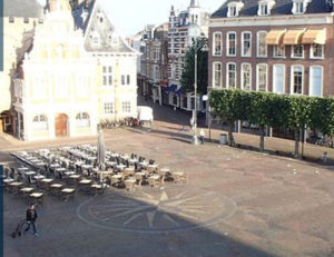 In Haarlem is de Grote Markt uitgelicht met vandaalbestendige verlichting en armaturen van RXlight.