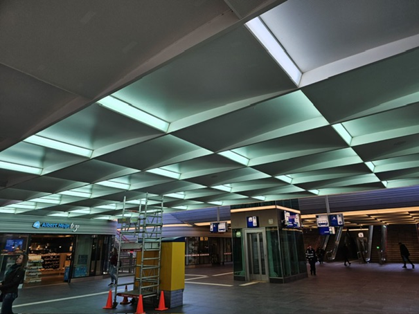 verlichting bij station Zwolle, groenig licht