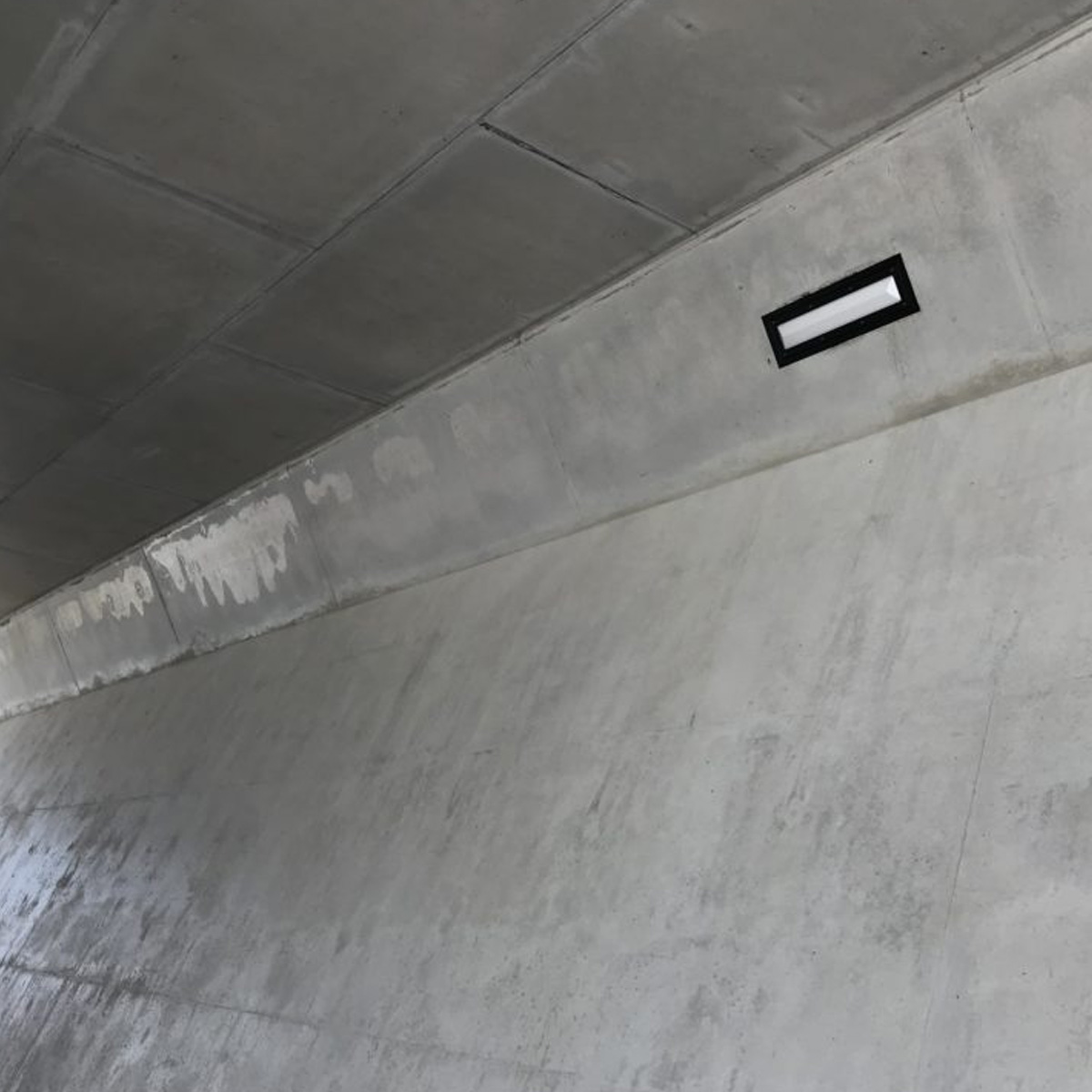 RXLight heeft met trots de tunnels onder de provinciale weg N201 in de gemeente Haarlemmermeer van verlichting voorzien. RXLight heeft met trots de tunnels onder de provinciale weg N201 in de gemeente Haarlemmermeer van verlichting voorzien.